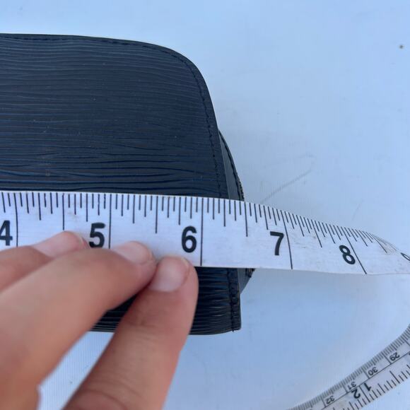 Louis Vuitton Epi Dauphine 17 Cosmetic Pouch Black Textured Clutch - Picture 7 of 11